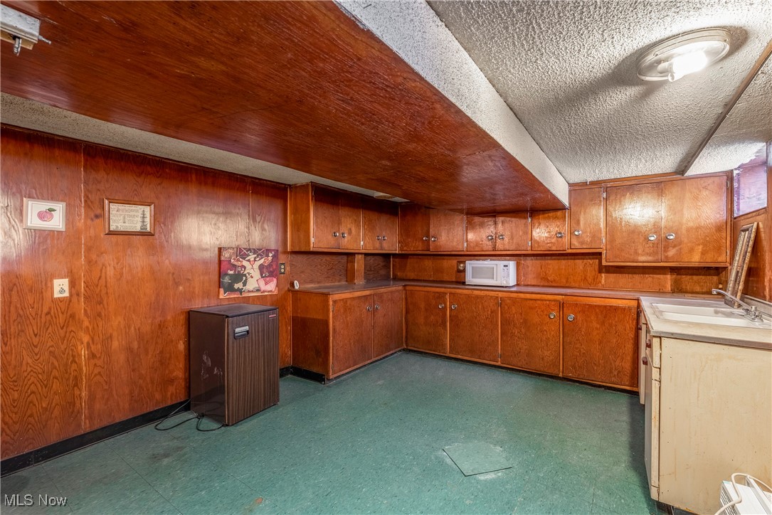 4813 Snow Road Cleveland, OH 44134 - Photo 27 of 37