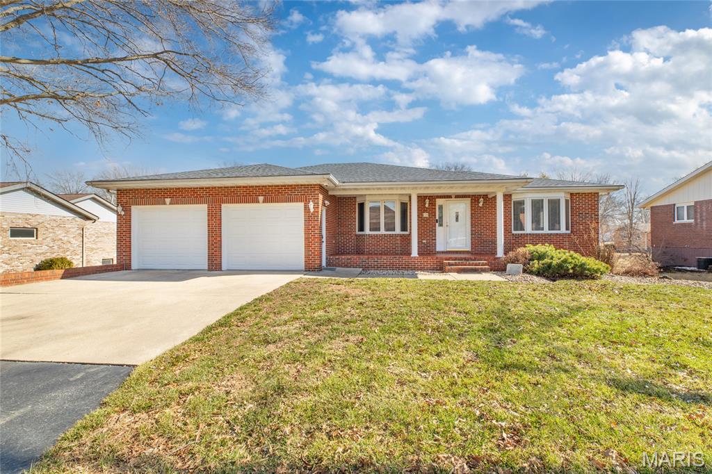 18 Lake Drive Moro, IL 62067 - Photo 2 of 58