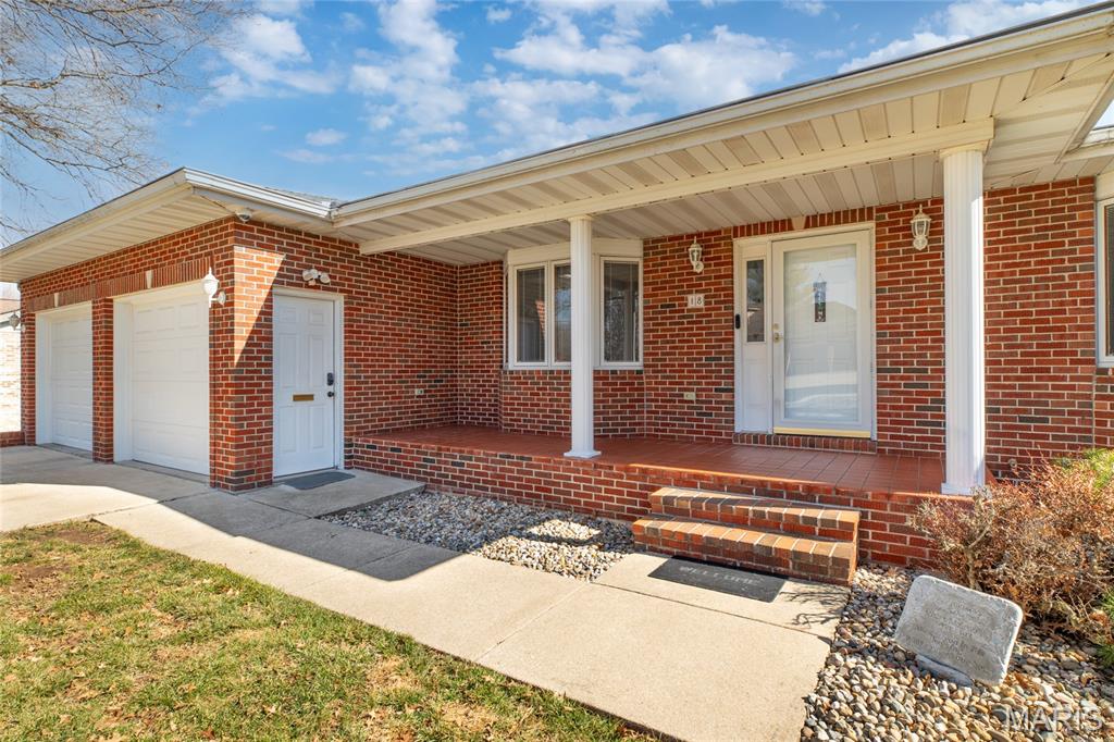 18 Lake Drive Moro, IL 62067 - Photo 4 of 58