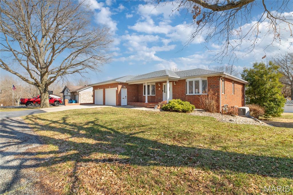 18 Lake Drive Moro, IL 62067 - Photo 7 of 58