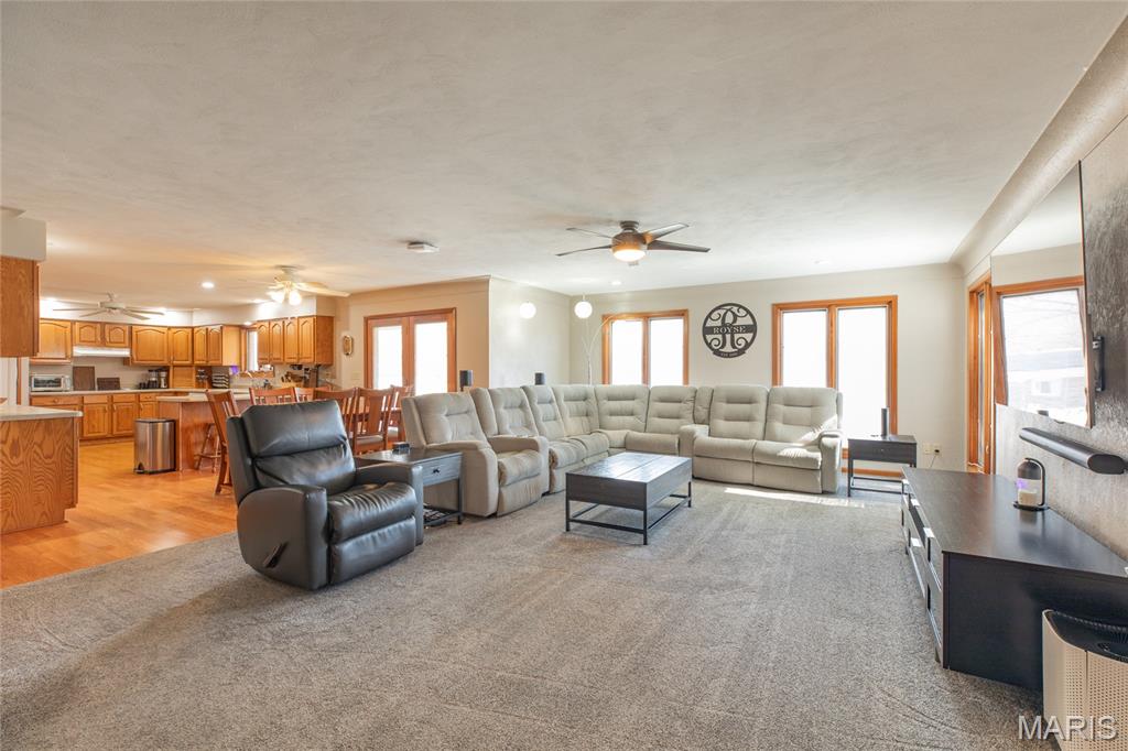 18 Lake Drive Moro, IL 62067 - Photo 9 of 58