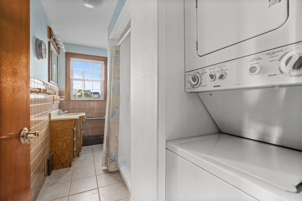 49 Whitehead Avenue Hull, MA 02045 - Photo 17 of 38