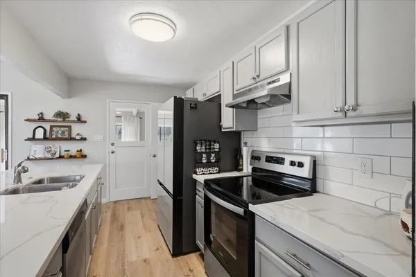 $450,000 | 45430 Lauri Lane, Oakhurst, CA 93644