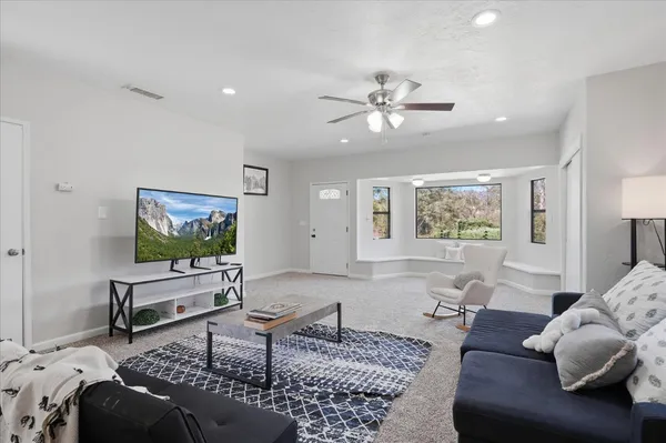 $450,000 | 45430 Lauri Lane, Oakhurst, CA 93644