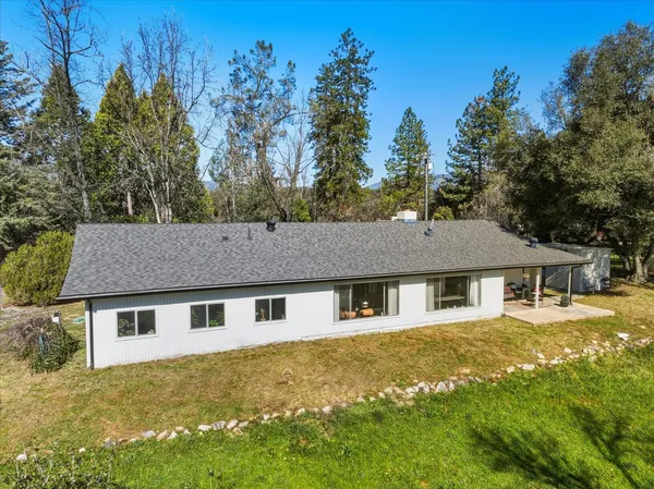$450,000 | 45430 Lauri Lane, Oakhurst, CA 93644
