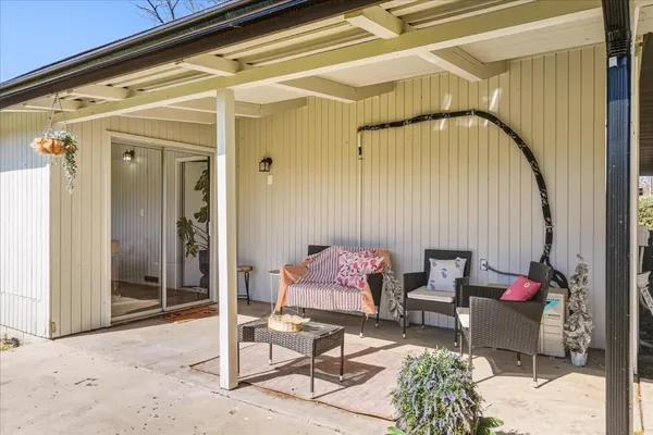 $450,000 | 45430 Lauri Lane, Oakhurst, CA 93644