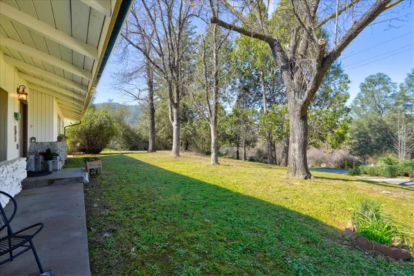 $450,000 | 45430 Lauri Lane, Oakhurst, CA 93644