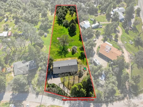 $450,000 | 45430 Lauri Lane, Oakhurst, CA 93644