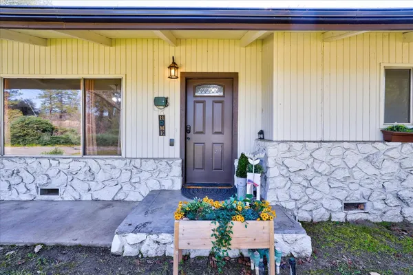 $450,000 | 45430 Lauri Lane, Oakhurst, CA 93644