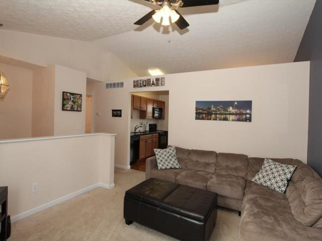 1627 Raintree Court Elsmere, KY 41018 - Photo 3 of 18