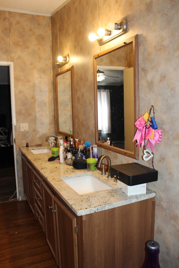 159 Annie Lane East Center Point, TX 78010 - Photo 11 of 18
