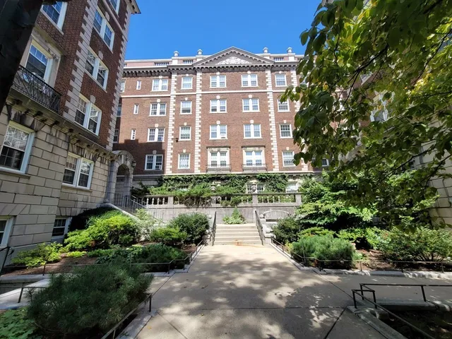 $712,000 | 3 Arlington Street, Unit 44, Cambridge, MA 02140