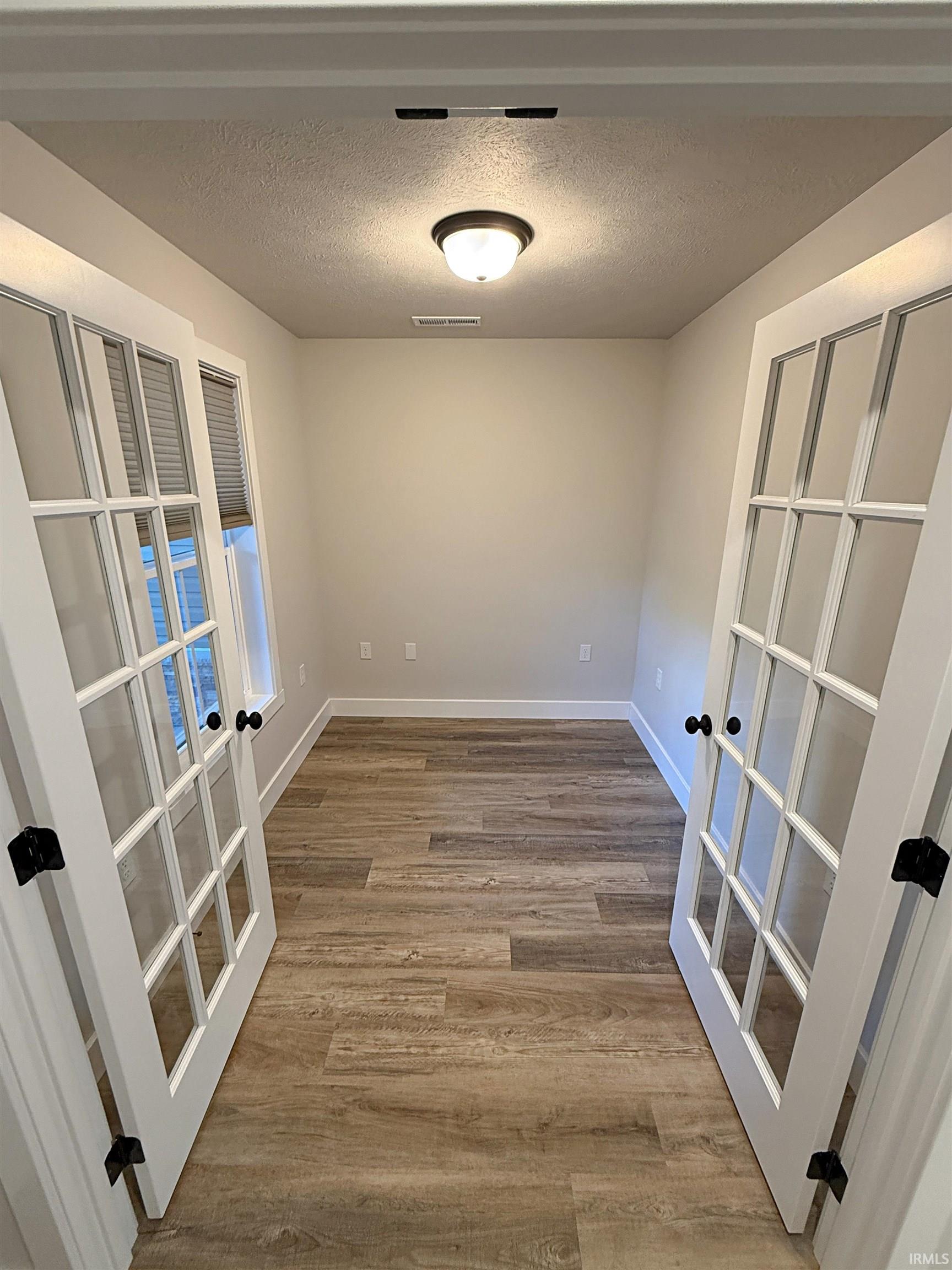 9 Beacon Way Washington, IN 47501 - Photo 2 of 29