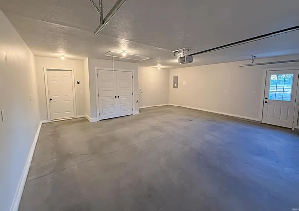 $289,500 | 9 Beacon Way, Washington, IN 47501