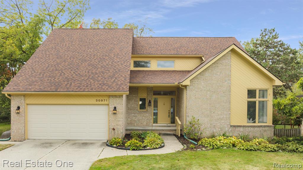 30971 Country Ridge Circle Farmington Hills, MI 48331 - Photo 2 of 47