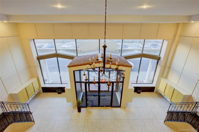 $2,400 | 370 West Broadway, Unit 4K, Long Beach, NY 11561