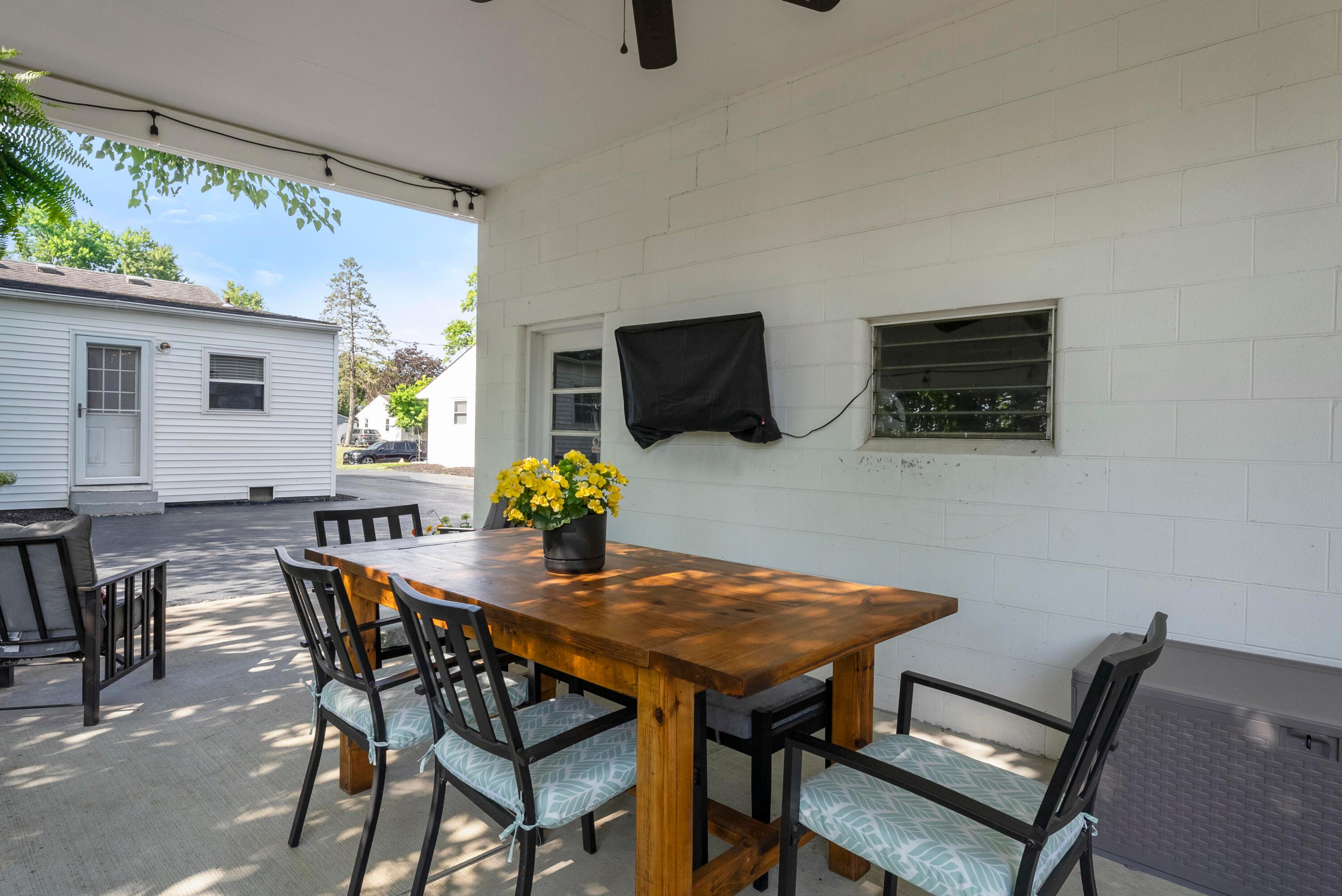 2254 Shrewsbury Road Columbus, OH 43221 - Photo 38 of 40 Covered Patio
