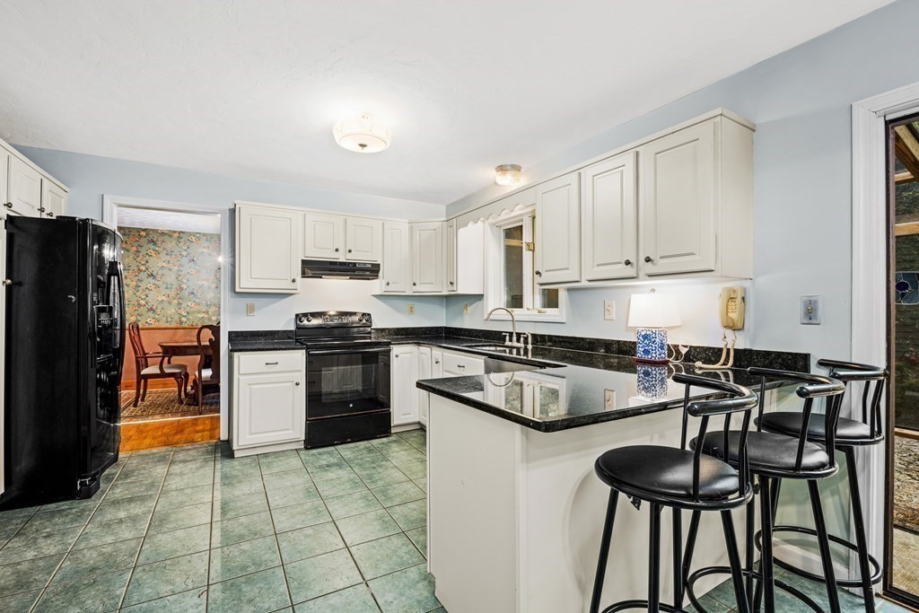 35 Glendale Road Sturbridge, MA 01518 - Photo 4 of 34 Gallery Image 4