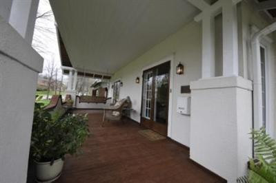 118 Irvine Road Lexington, KY 40502 - Photo 18 of 39 Everyone's favorite front porch in Ashla