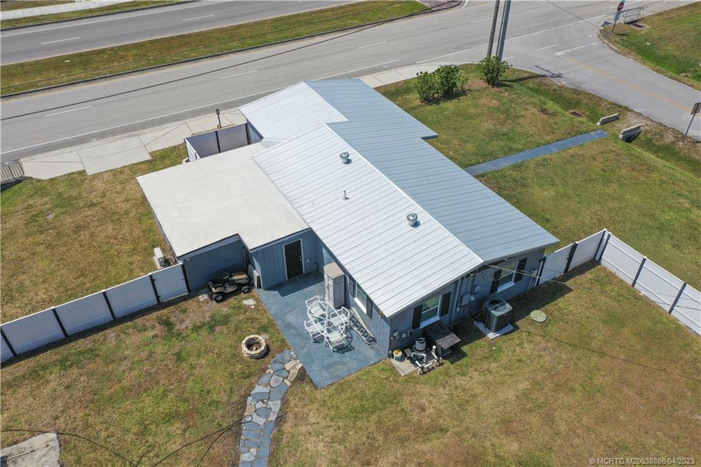 2409 Elizabeth Avenue Fort Pierce, FL 34981 - Photo 4 of 30