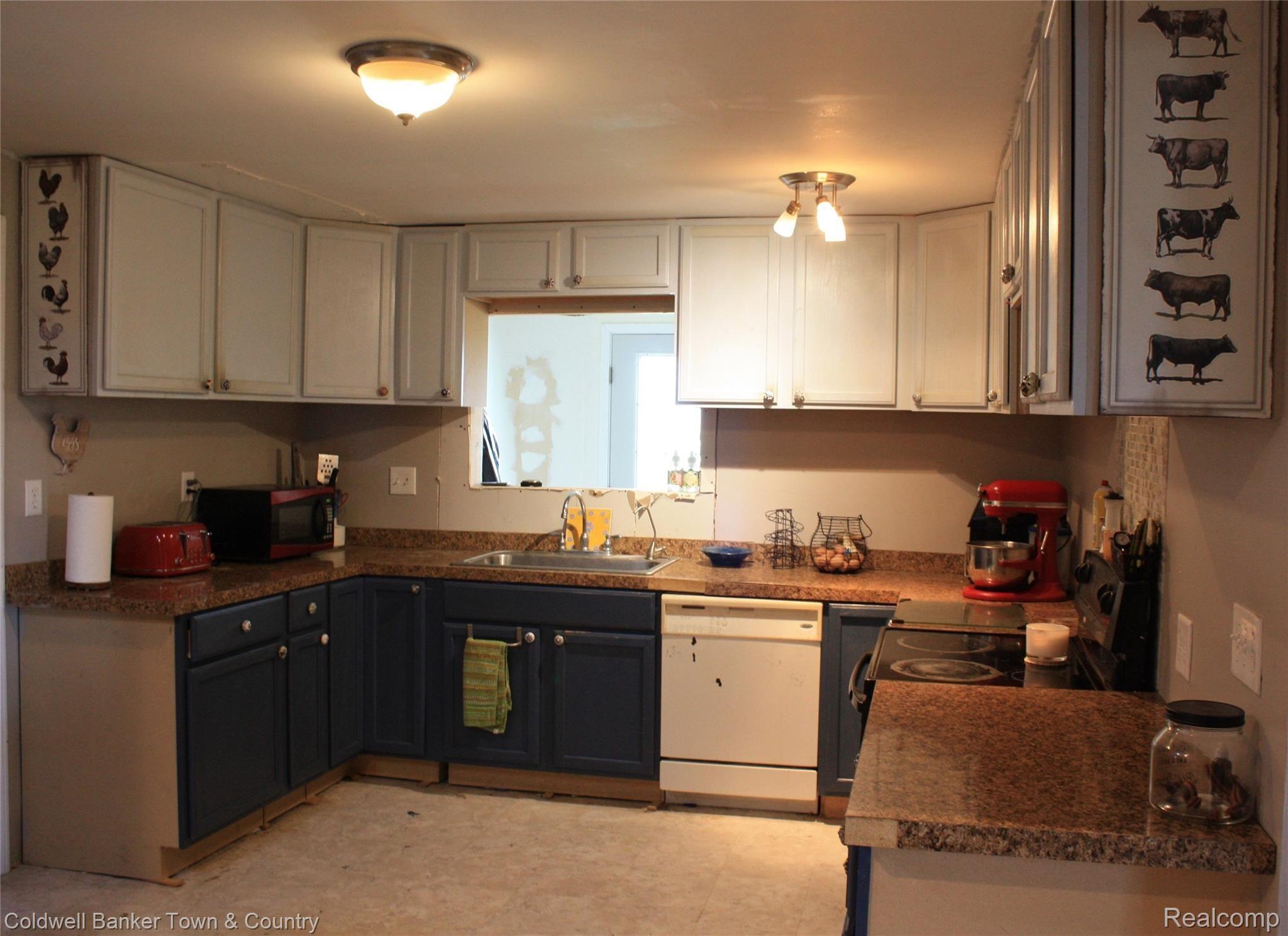 4907 East Howell Road Webberville, MI 48892 - Photo 12 of 29 IMG_0947.JPG