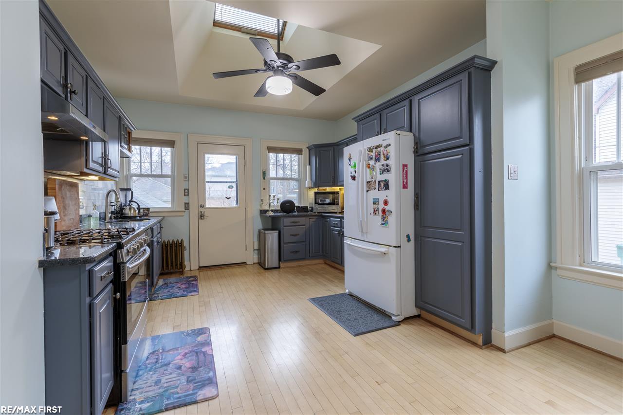 830 Barrington Road Grosse Pointe Park, MI 48230 - Photo 15 of 31