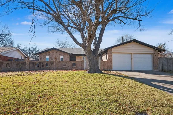 $330,000 | 2002 Cottie Lane, Arlington, TX 76010