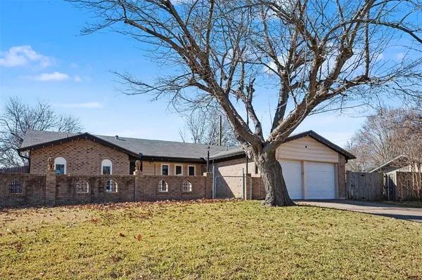 $330,000 | 2002 Cottie Lane, Arlington, TX 76010