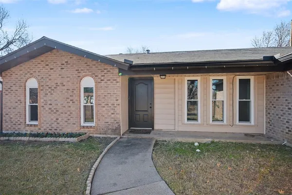 $330,000 | 2002 Cottie Lane, Arlington, TX 76010