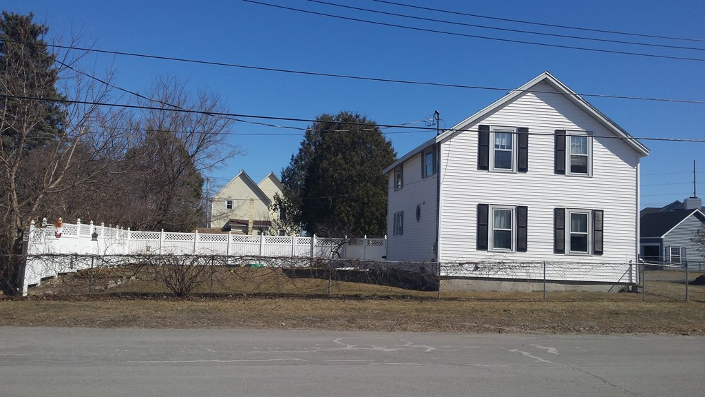 8 Lyon Street Plattsburgh, NY 12901 - Photo 2 of 22 Gallery Image 2