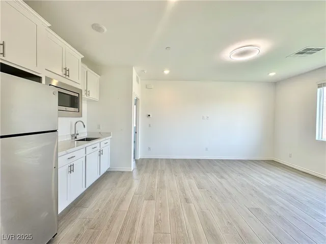 $4,995 | 1297 Ventura Cliffs Avenue, Henderson, NV 89012