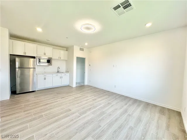 $4,995 | 1297 Ventura Cliffs Avenue, Henderson, NV 89012