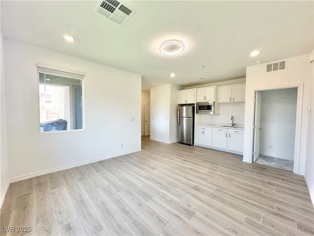 $4,995 | 1297 Ventura Cliffs Avenue, Henderson, NV 89012