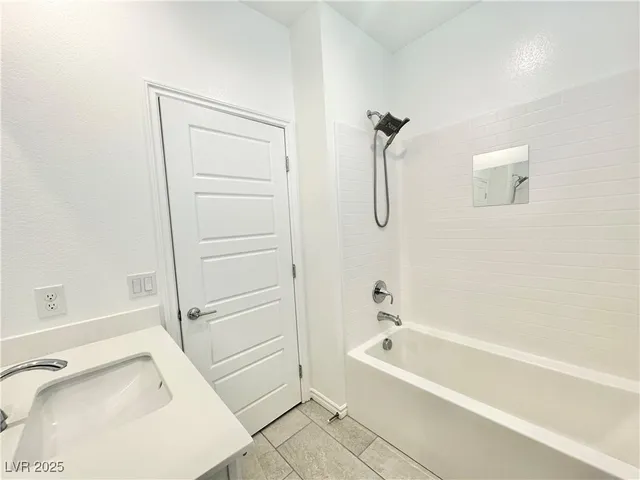 $4,995 | 1297 Ventura Cliffs Avenue, Henderson, NV 89012