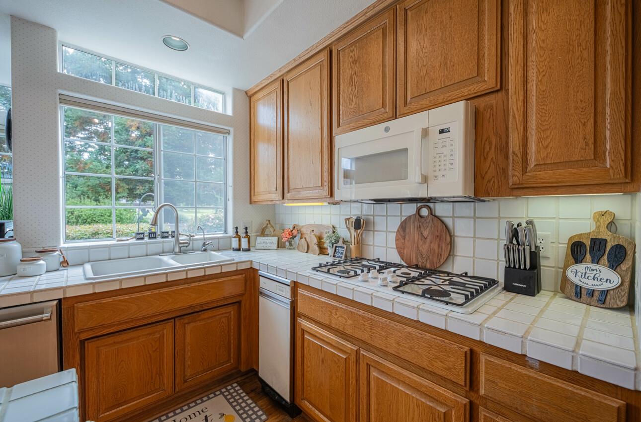 14285 Mountain Quail Road Salinas, CA 93908 - Photo 16 of 57 Gallery Image 16