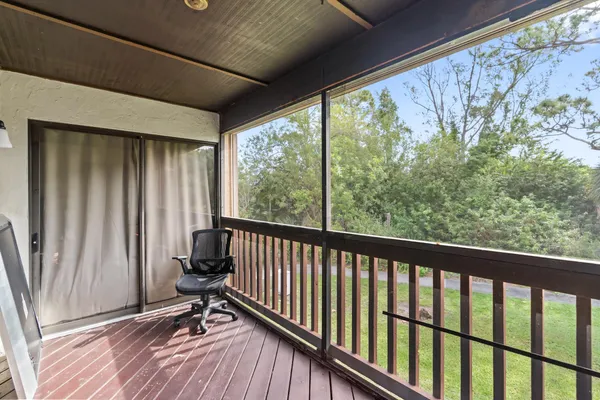 $204,900 | 402 Lakeview Drive East, Royal Palm Beach, FL 33411