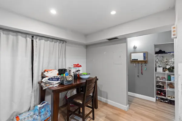 $204,900 | 402 Lakeview Drive East, Royal Palm Beach, FL 33411