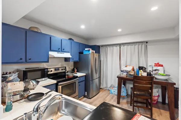 $204,900 | 402 Lakeview Drive East, Royal Palm Beach, FL 33411