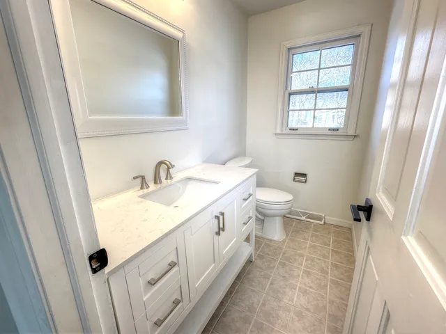 $2,800 | 2309 Sudbury Lane, Geneva, IL 60134