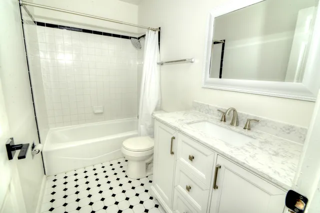 $2,800 | 2309 Sudbury Lane, Geneva, IL 60134