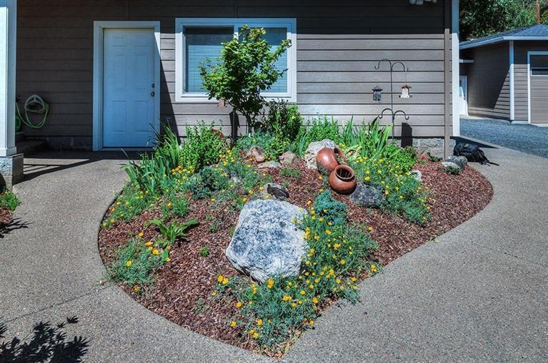 4866 Upper Applegate Road Jacksonville, OR 97530 - Photo 11 of 31 This quartz rock found on the property h