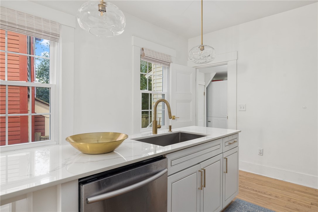 17 Old Beach Road Newport, RI 02840 - Photo 15 of 40