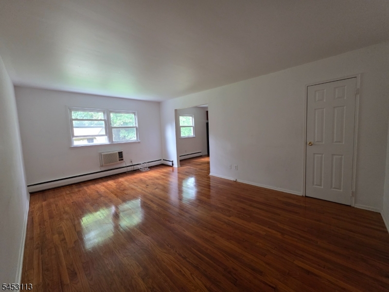 87 Elm Road Caldwell, NJ 07006 - Photo 2 of 15 Gallery Image 2