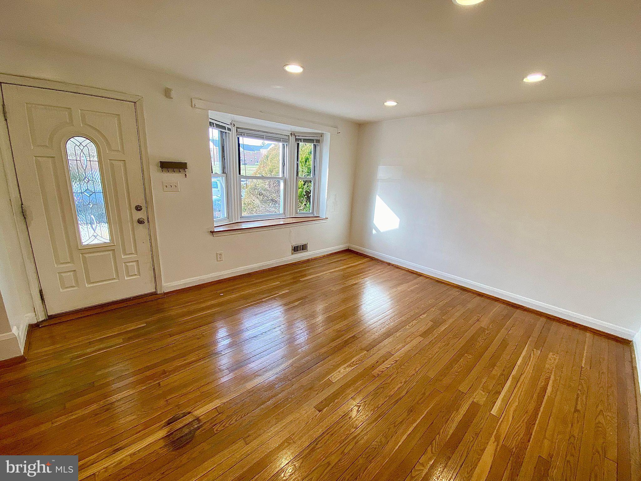 5781 Edgepark Road Baltimore, MD 21239 - Photo 4 of 22