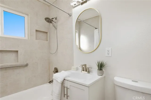 a view of empty room with closet