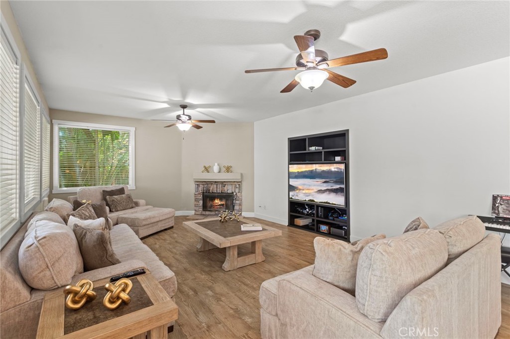 31500 Britton Circle Temecula, CA 92591 - Photo 8 of 44 a living room with furniture and a window