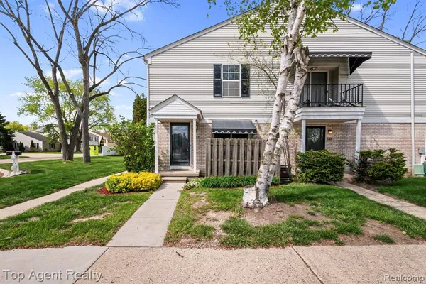 $130,000 | 24755 Meadow Lane, Harrison Township, MI 48045