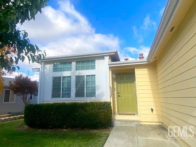 Undisclosed Address Paso Robles, CA 93446 - Photo 2 of 38 a front view of a house with a garden