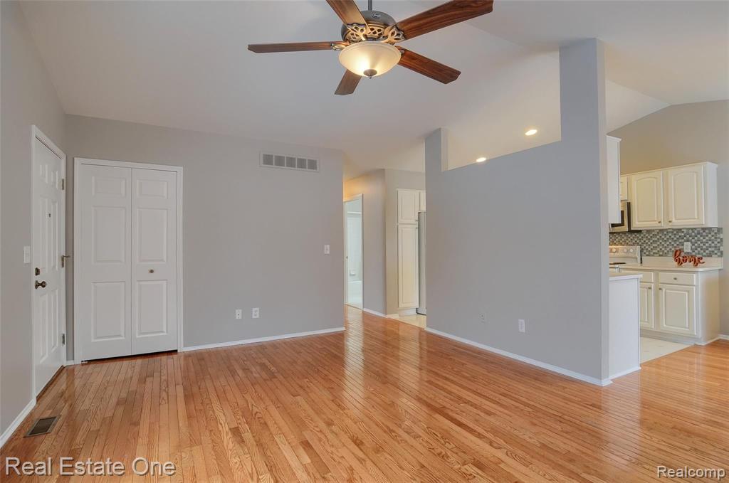 3064 High Pointe Ridge Road, Unit 41 Lake Orion, MI 48359 - Photo 5 of 27