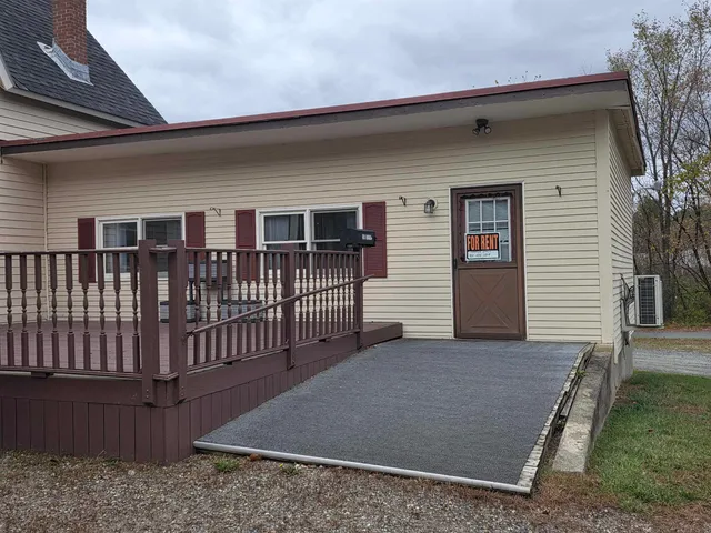 $1,000 | 309 Portland Street, Unit 102, St. Johnsbury, VT 05819